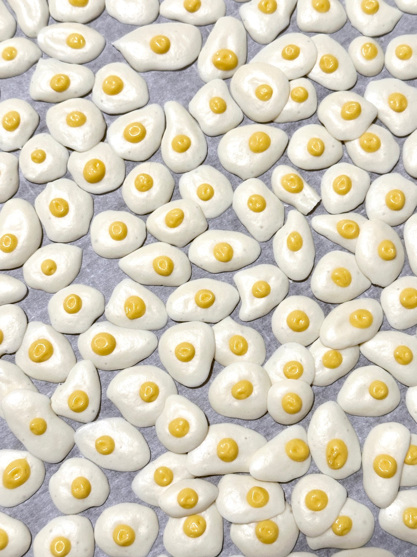 Mini Sunny-Side-Up Eggs, Healthy Dog/Cat Treats (toppers, trainings, enrichment, lick-mat)